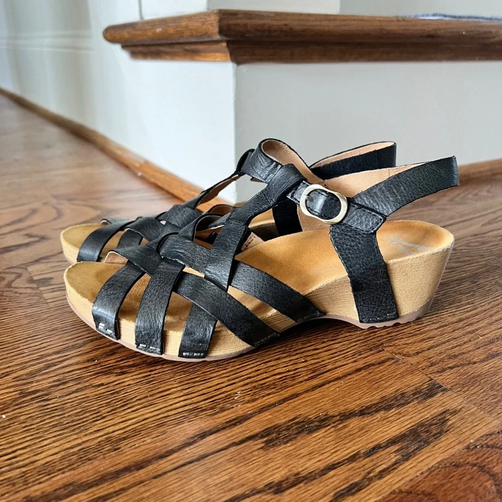 Dansko Womens‎ Black Leather T-Strap Wedge Sandals Size 39 EU 8.5-9 US Strappy